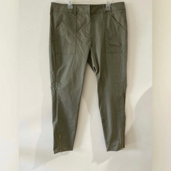 Women’s Green Ankle Cargo Pants - Picture 10 of 10